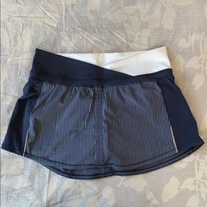 EUC Lululemon Skirt/Skort Size 4